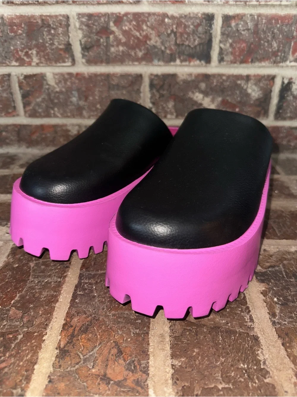 Cape Robbin Hafi Two-Tone Black & Pink Chunky Platform Lug Sole Mules Clogs 10